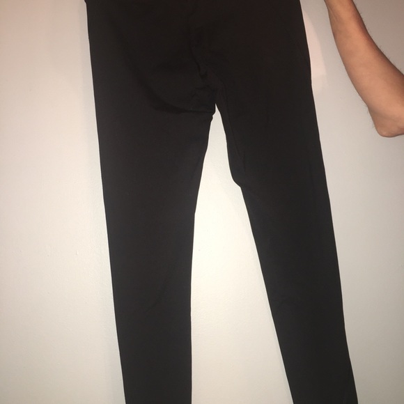 Never worn black leggings - Picture 3 of 4